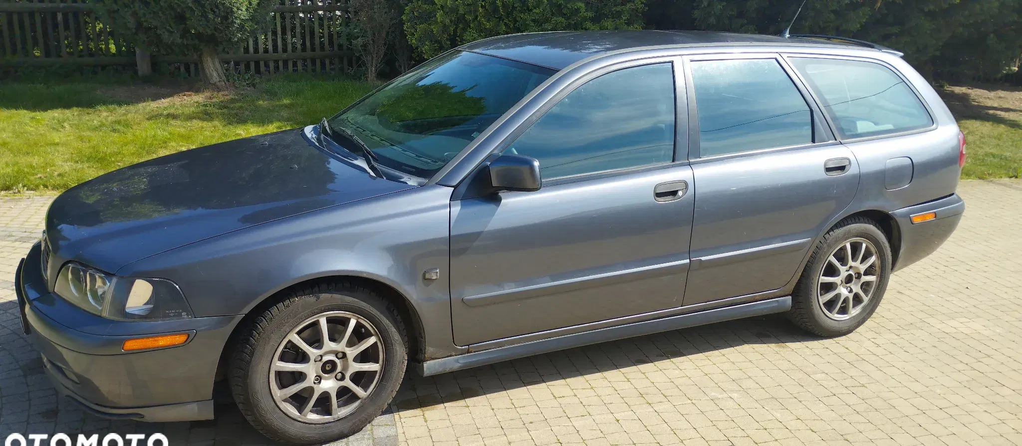 volvo Volvo V40 cena 4000 przebieg: 381000, rok produkcji 2003 z Świebodzice